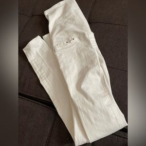 Maternity pants for mama to be